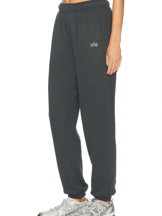 ALO Yoga Pants - Alo Accolade Dark Green Joggers